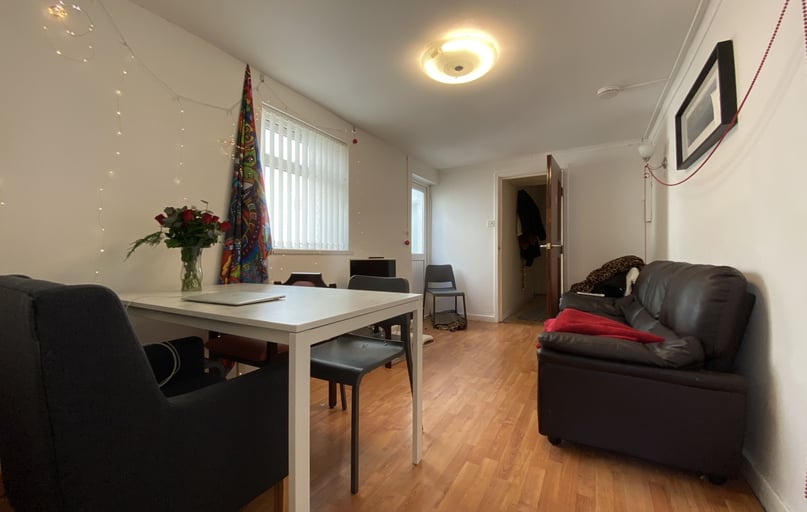 Cathays, Cardiff - Image 1