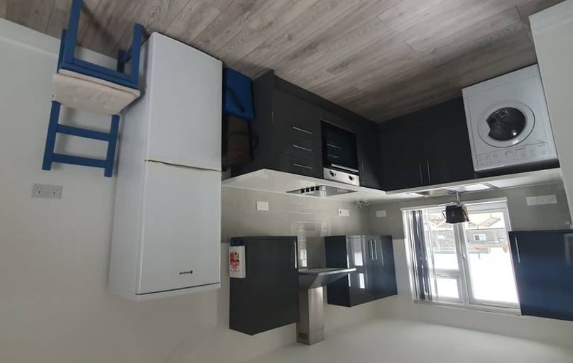  4, 25, Cathays, Cardiff - Image 1