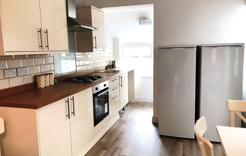 Cathays, Cardiff - Image 1