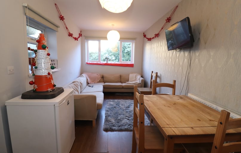 Cathays, Cardiff - Image 1