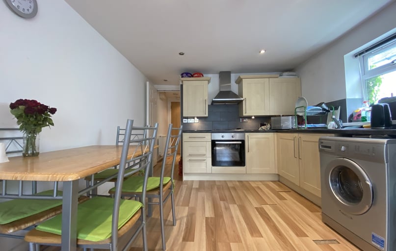 Roath, Plasnewydd, Cardiff - Image 1