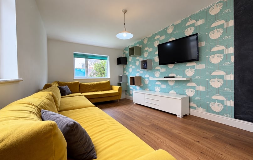 Cathays, Plasnewydd, Cardiff - Image 1