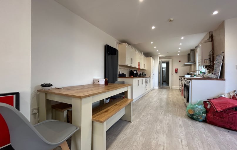 Roath, Plasnewydd, Cardiff - Image 1