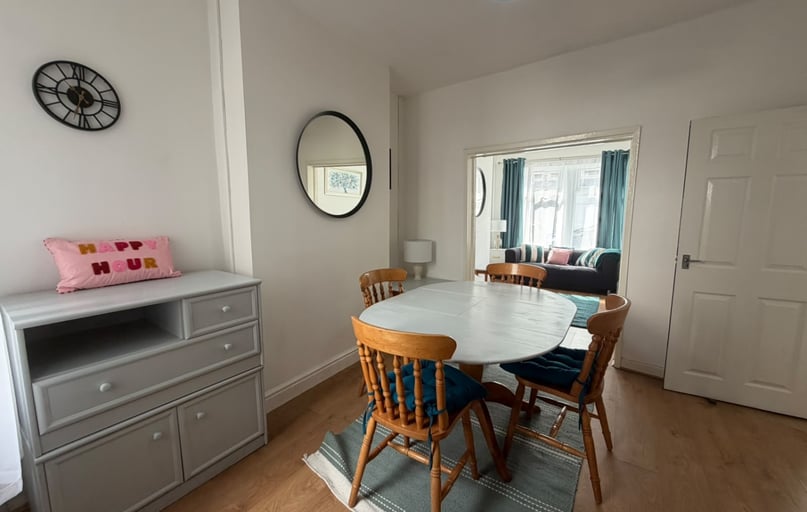 Roath, Plasnewydd, Cardiff - Image 1