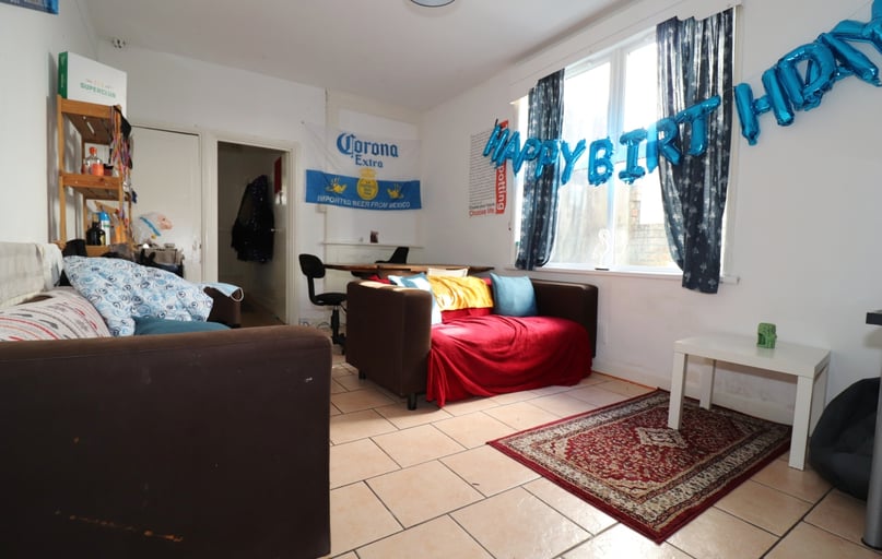 Cathays, Cardiff - Image 1