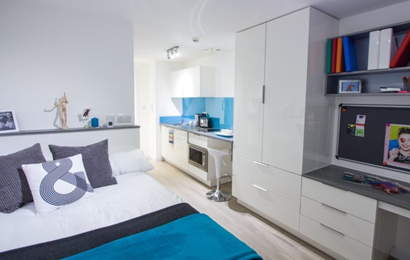 (Extra Large Studio) 30 Demontfort Street, Highfields, Leicester - Image 1