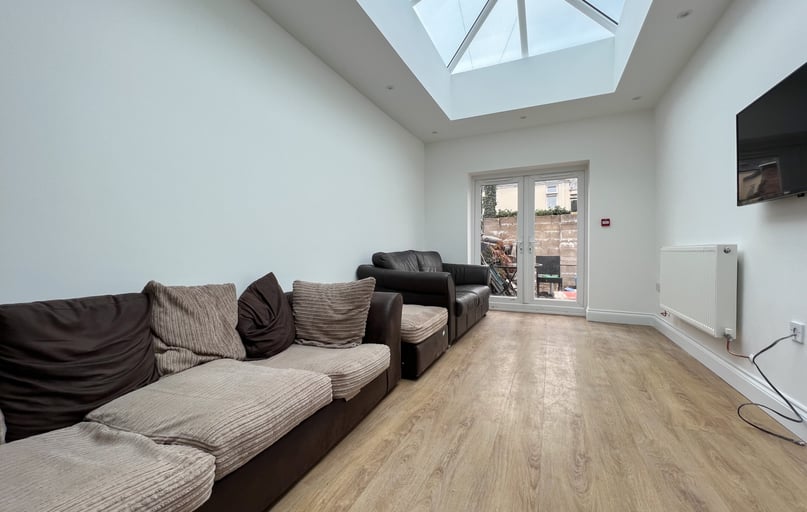 Cathays, Plasnewydd, Cardiff - Image 1