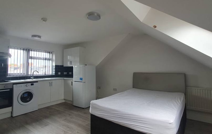  5, 95, Cathays, Cardiff - Image 1