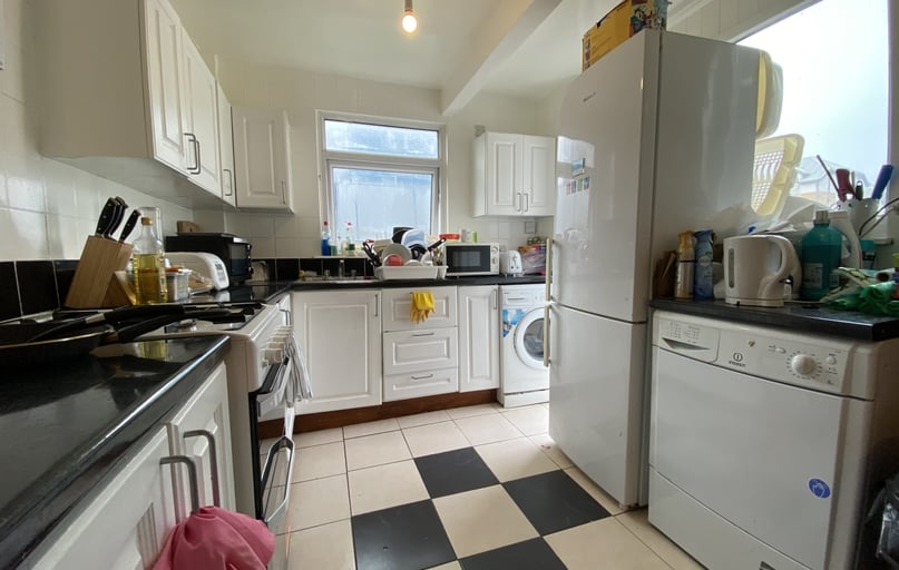 Cathays, Cardiff - Image 1