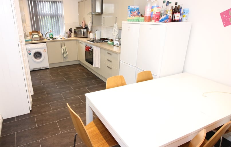 Cathays, Cardiff - Image 1