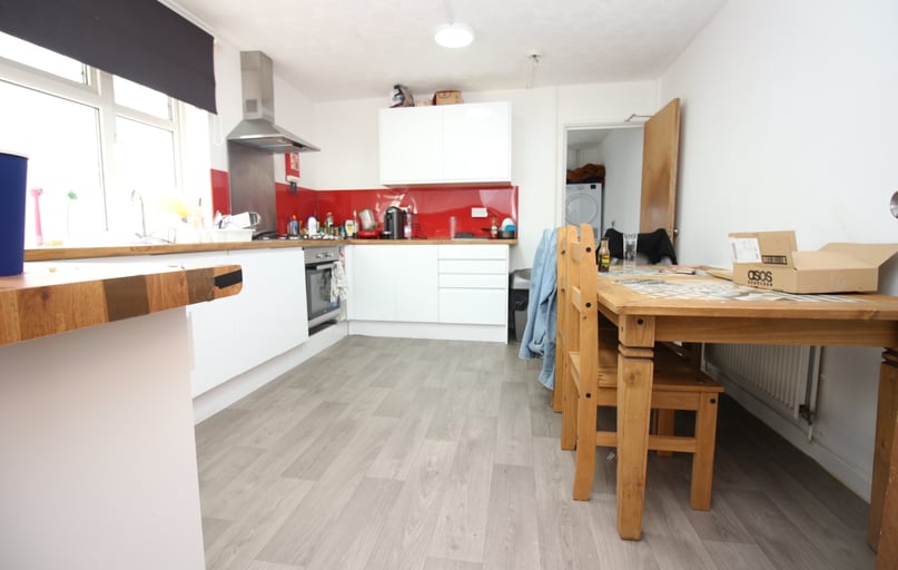 Cathays, Plasnewydd, Cardiff - Image 1