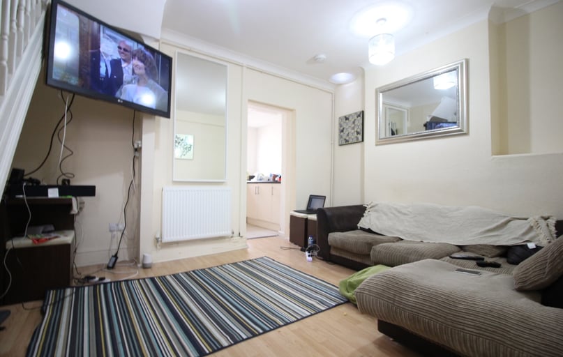 Cathays, Plasnewydd, Cardiff - Image 1