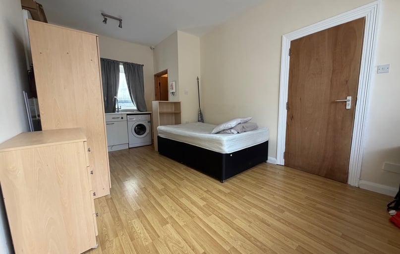 Cathays, Cardiff - Image 1