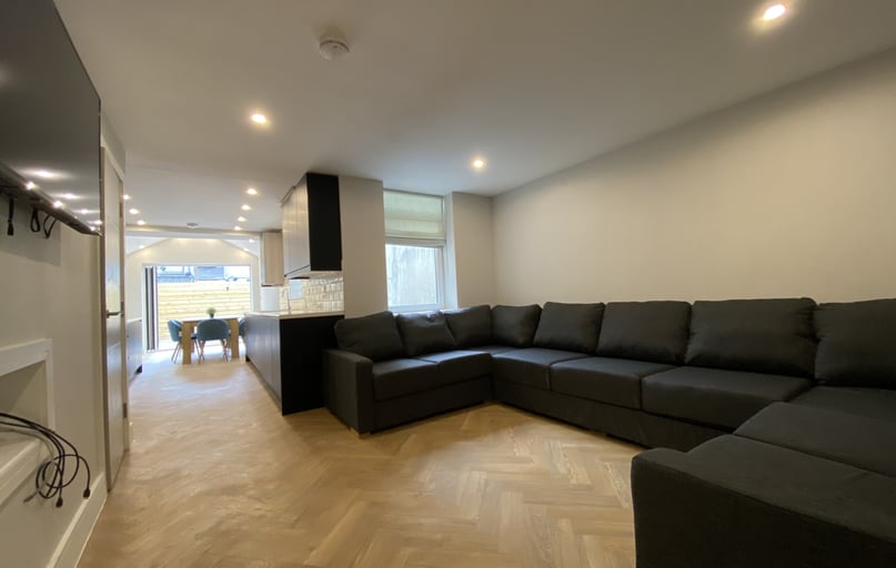 Cathays, Plasnewydd, Cardiff - Image 1