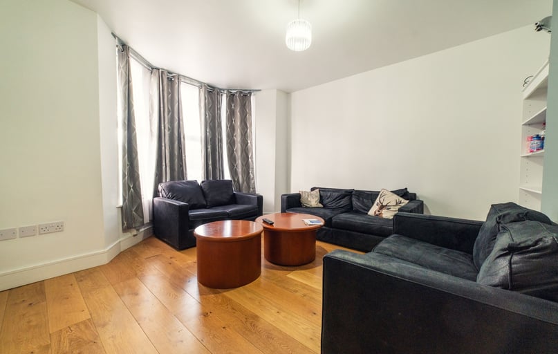 Roath, Plasnewydd, Cardiff - Image 1