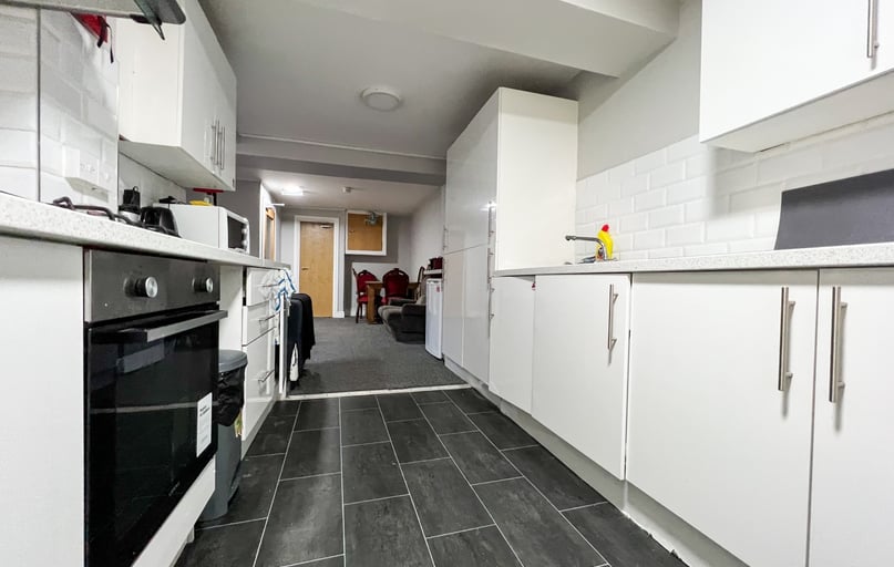 Cathays, Cardiff - Image 1