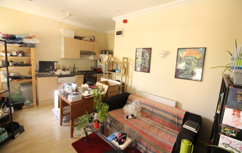 Roath, Plasnewydd, Cardiff - Image 1