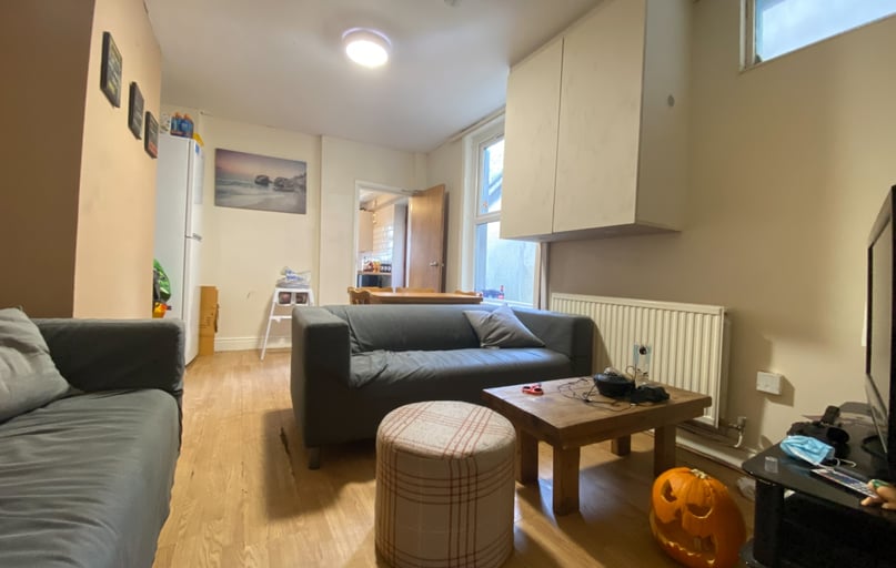 Cathays, Cardiff - Image 1