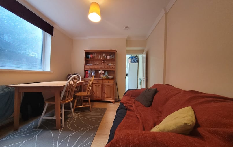 Roath, Plasnewydd, Cardiff - Image 1