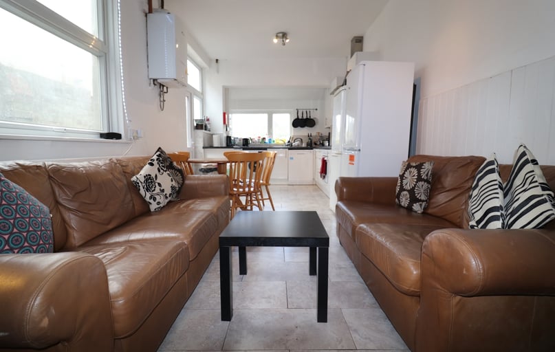 Cathays, Cardiff - Image 1