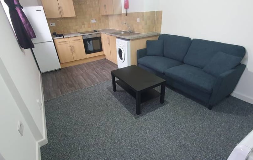  3, 26, Cathays, Cardiff - Image 1