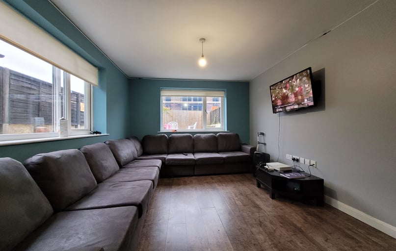 Cathays, Plasnewydd, Cardiff - Image 1