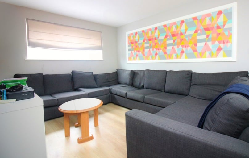 Cathays, Plasnewydd, Cardiff - Image 1