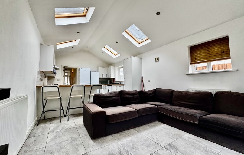 Cathays, Cardiff - Image 1