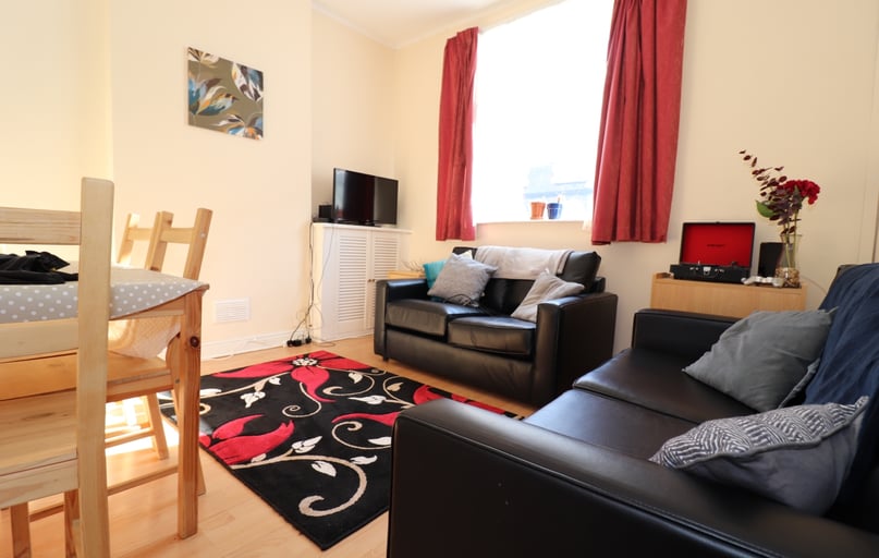 Cathays, Cardiff - Image 1