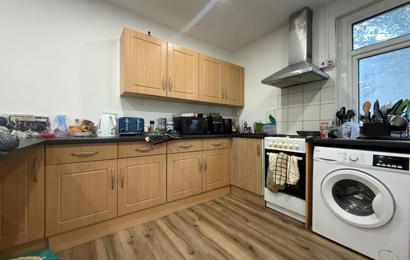 Cathays, Plasnewydd, Cardiff - Image 1