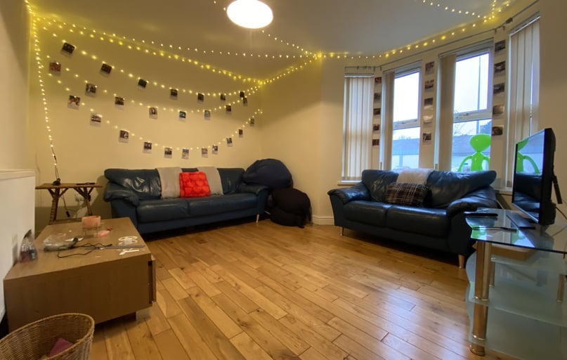 Cathays, Cardiff - Image 1