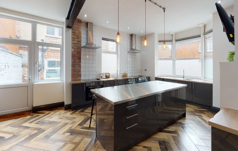 Fosse Road South, City Centre, Leicester - Image 1