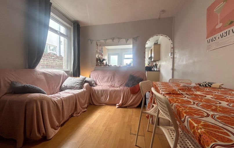 Heath, Cathays, Cardiff - Image 1