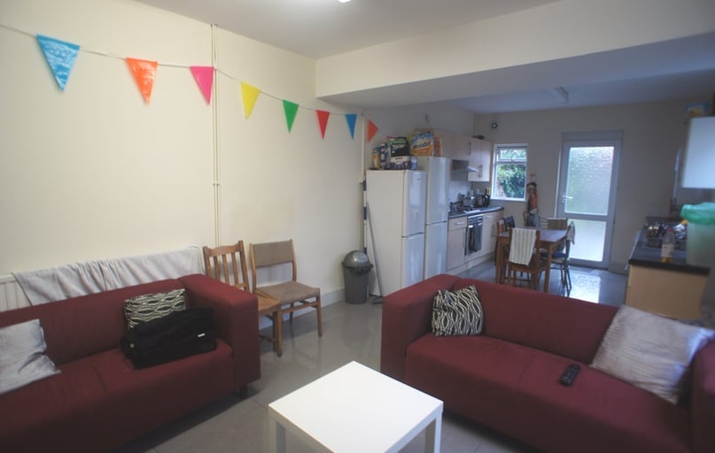 Cathays, Plasnewydd, Cardiff - Image 1