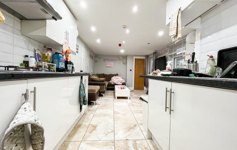 Cathays, Cardiff - Image 1