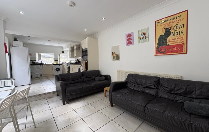 Cathays, Cardiff - Image 1
