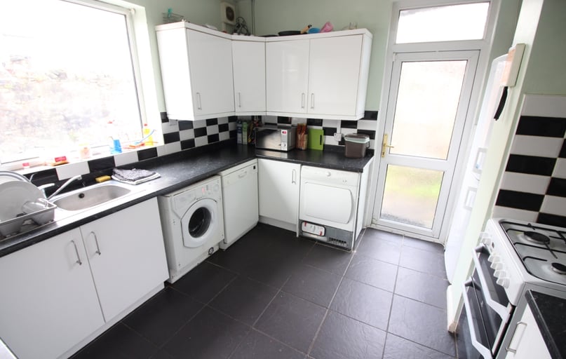 Cathays, Cardiff - Image 1
