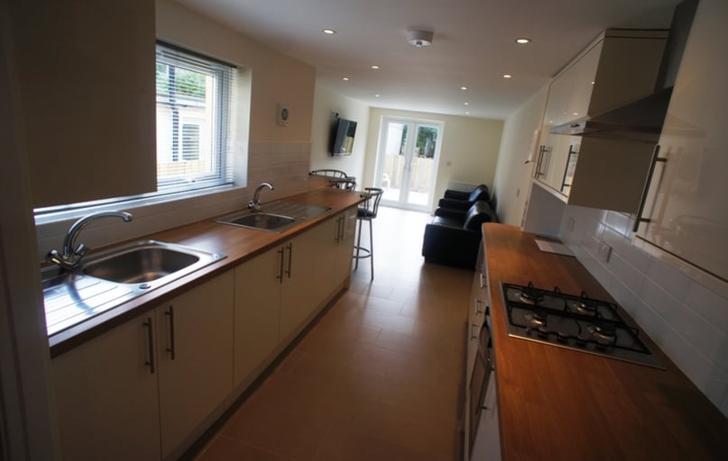 Cathays, Cardiff - Image 1
