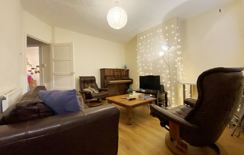 Cathays, Plasnewydd, Cardiff - Image 1