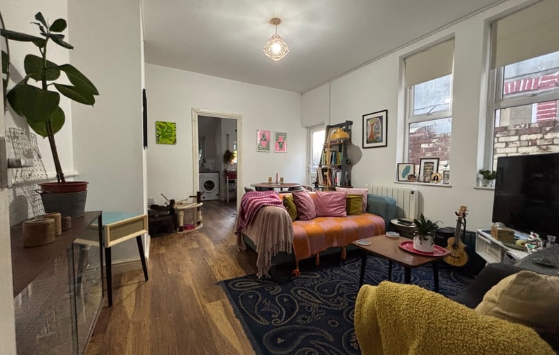 Roath, Plasnewydd, Cardiff - Image 1