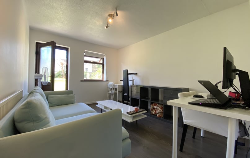 Cathays, Plasnewydd, Cardiff - Image 1