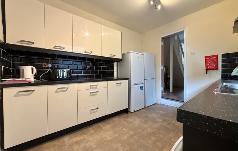 Cathays, Plasnewydd, Cardiff - Image 1
