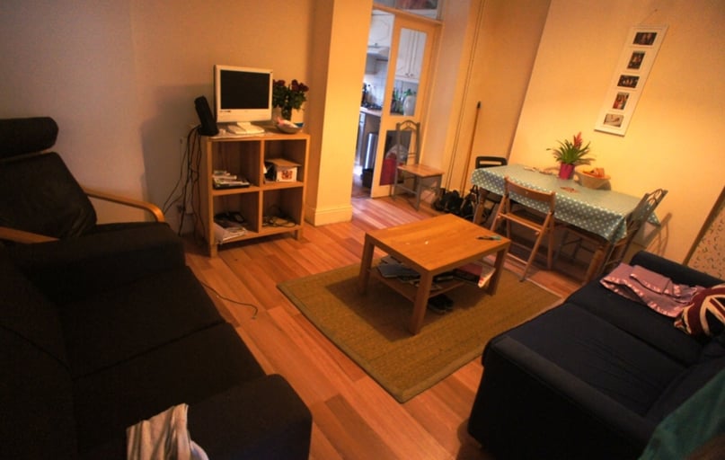 Cathays, Plasnewydd, Cardiff - Image 1