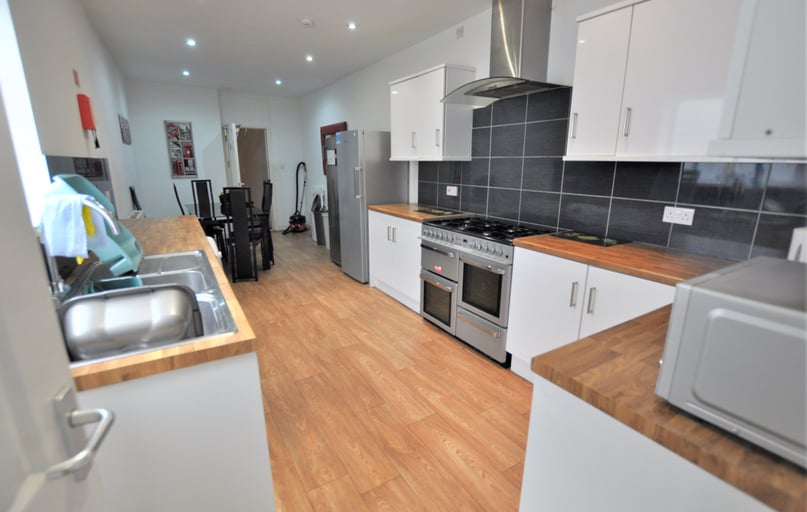 Brynmill, Swansea - Image 1