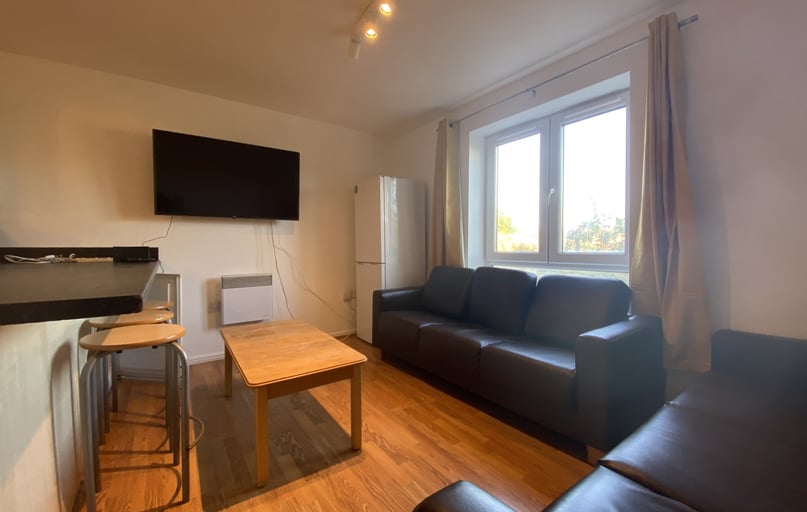 Cathays, Cardiff - Image 1