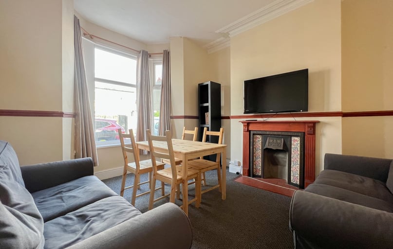 Roath, Plasnewydd, Cardiff - Image 1
