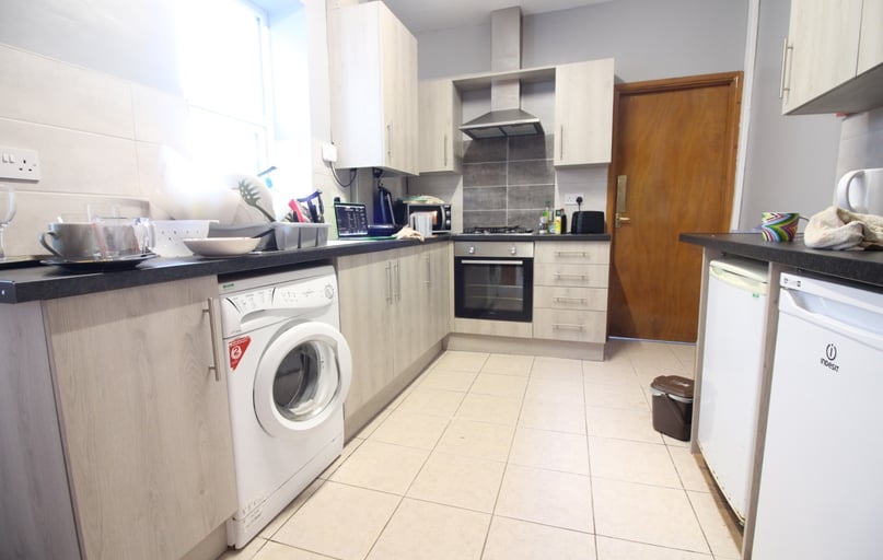 Cathays, Cardiff - Image 1