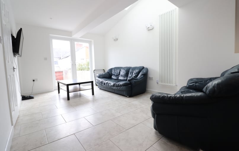 Cathays, Cardiff - Image 1