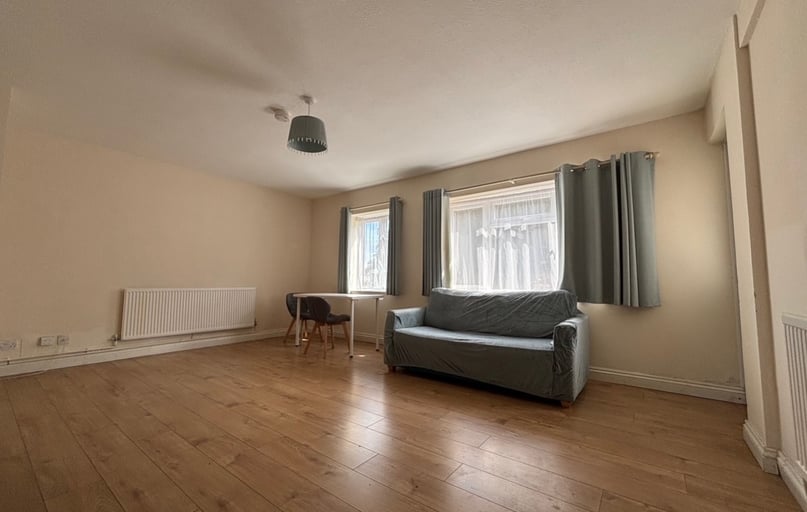 Roath, Plasnewydd, Cardiff - Image 1