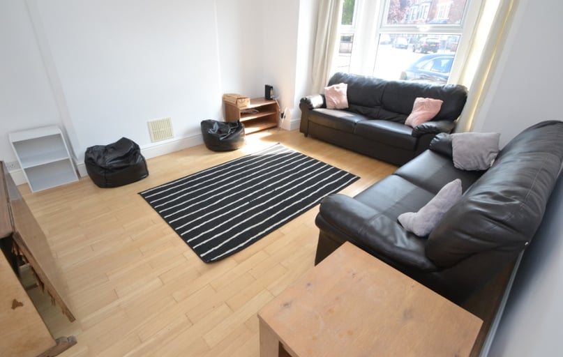 Loughborough Road, West Bridgford, Nottingham - Image 1